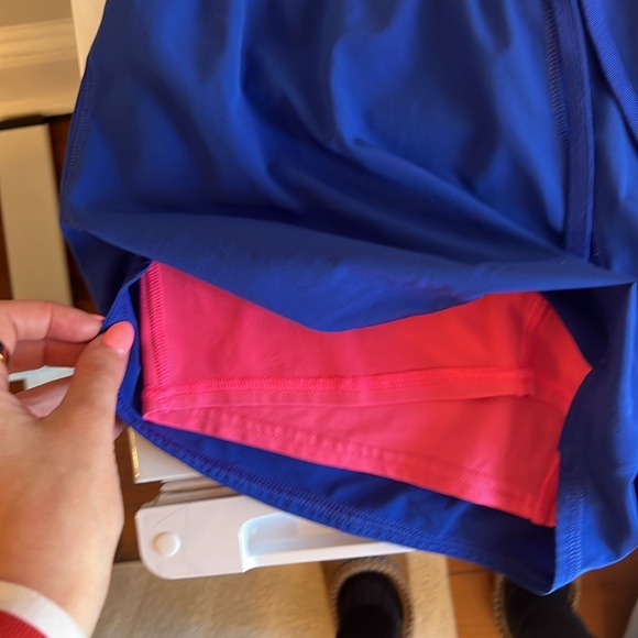 Nike Shorts with built in spandex - Picture 3 of 4